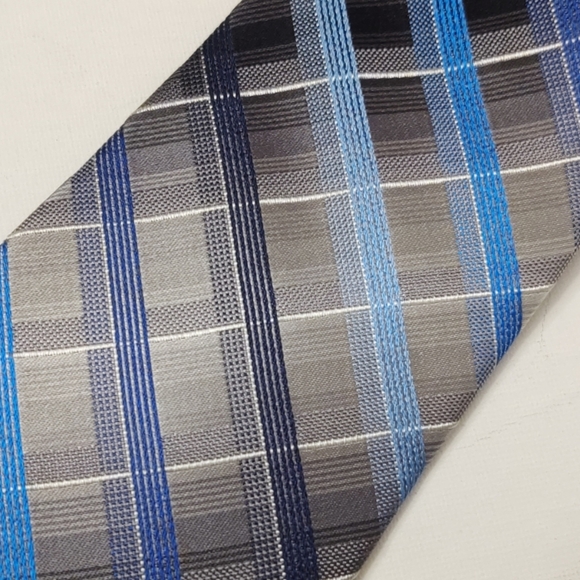 Van Heusen Shaded Round Table Pattern Tie - Picture 2 of 5